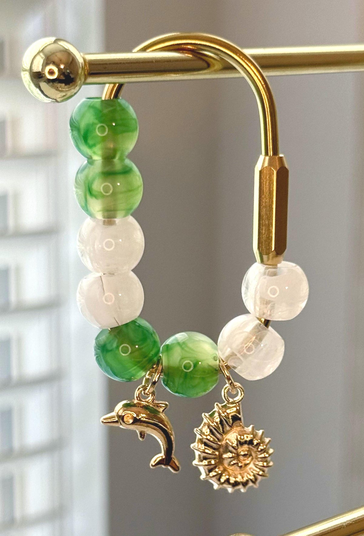 Golden Carabiner Bag Charm with Dolphin, Seashell – Green Beachy Beads Keychain