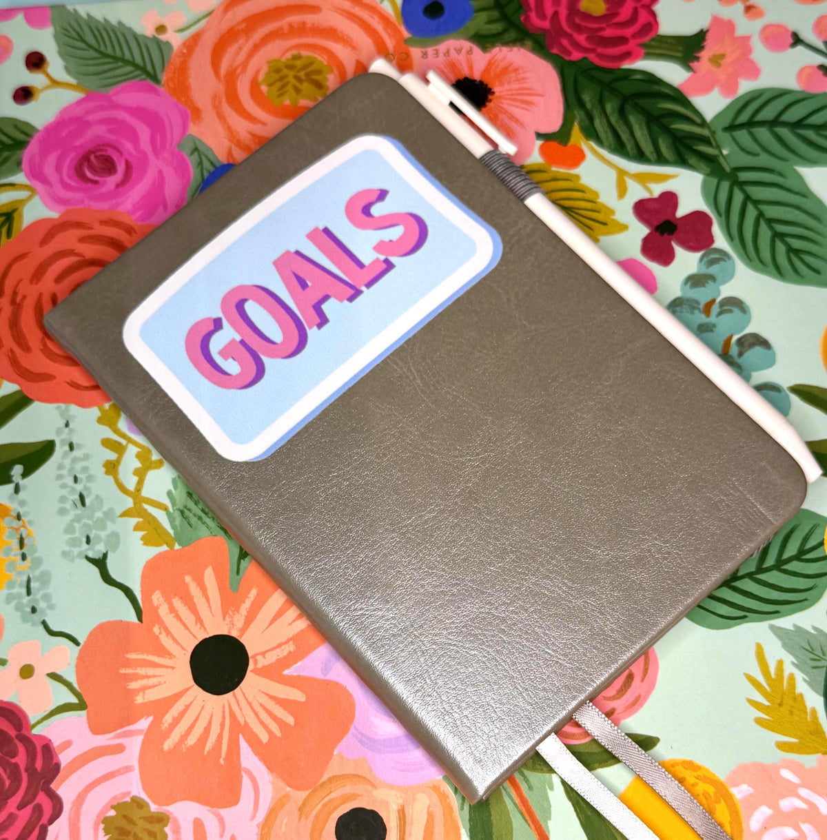 Metallic Silver Hardcover Notebook and Pen Set – "GOALS" Design, Journaling Stationery