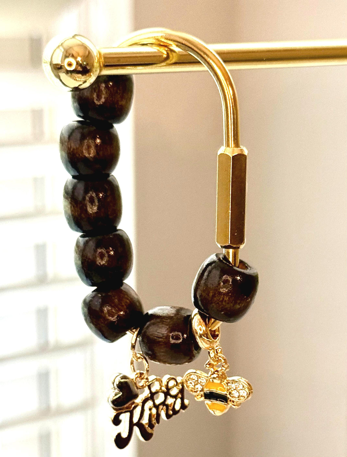Golden Carabiner Bag Charm with Bee and "Be Kind" Tag – Wooden Beads Purse Accessory