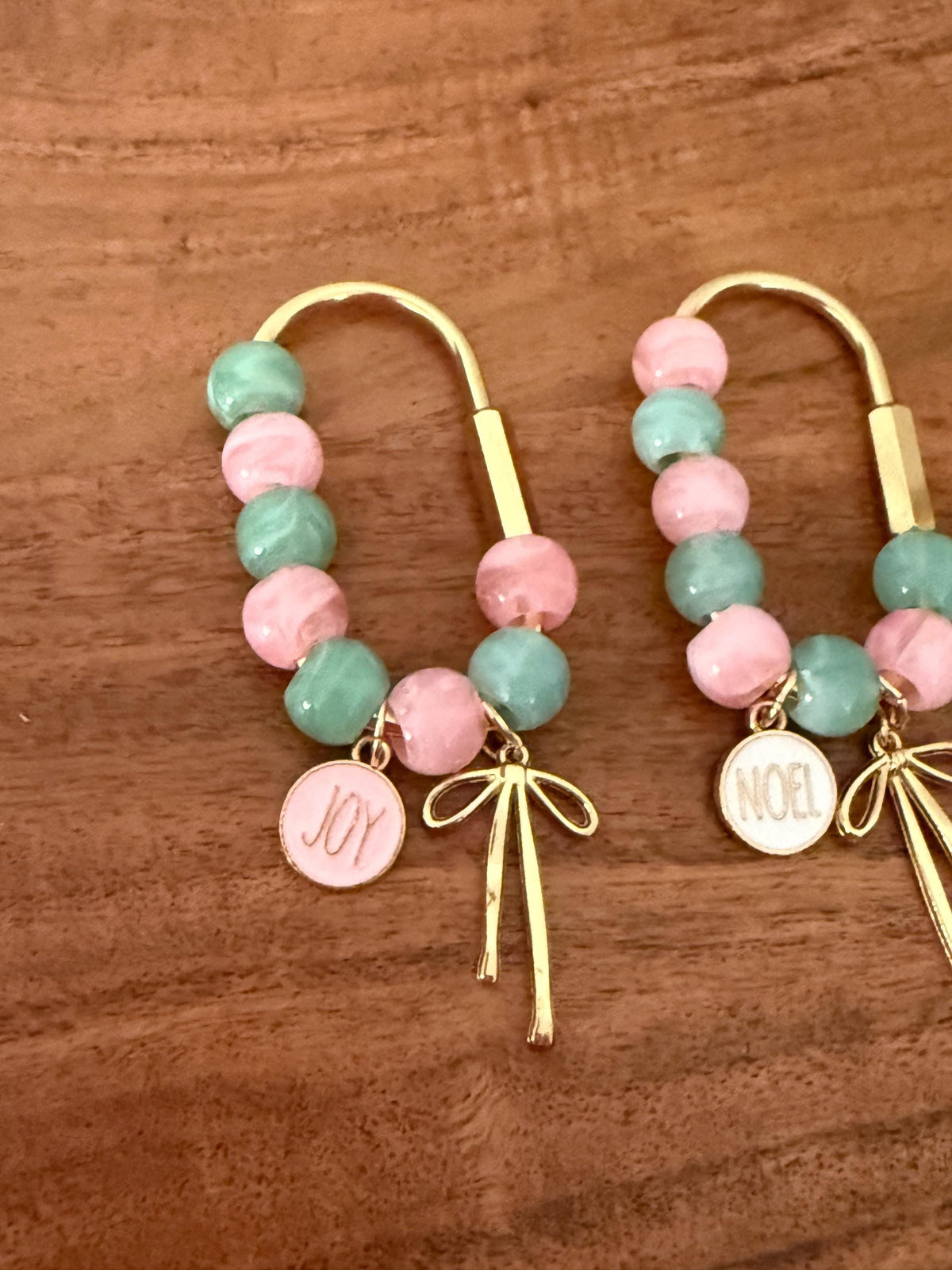 Christmas Beaded Golden Carabiner Bag Charm with Bow  – Handcrafted stocking stuffer